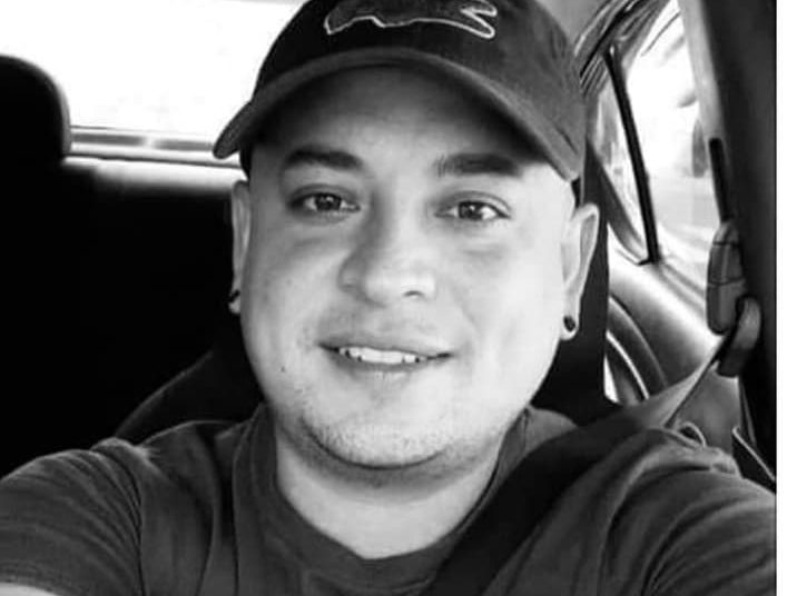 Roberto Henriquez: digo tu nombre en voz alta.